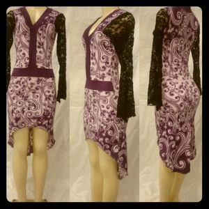Body cone dress with lace sleeve